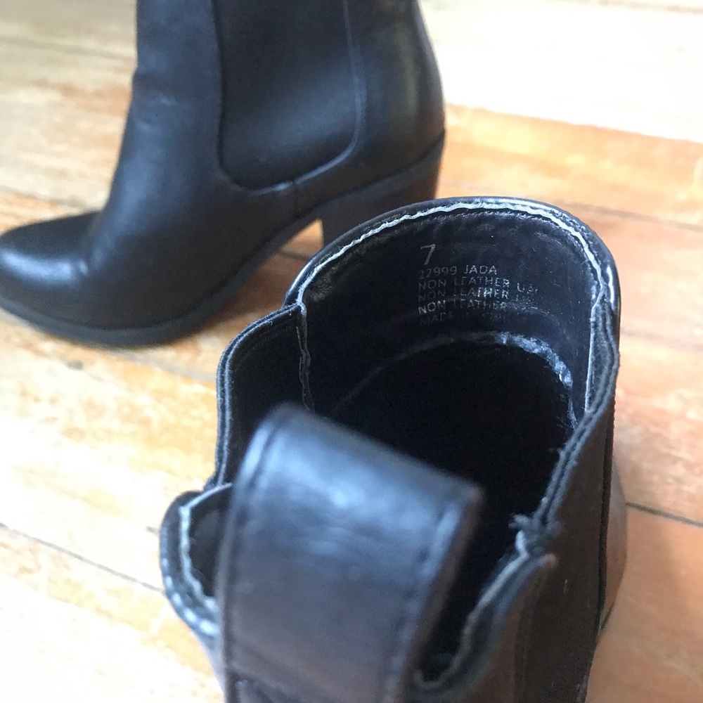Lipstick Jada Ankle Boots - Picture 9 of 10